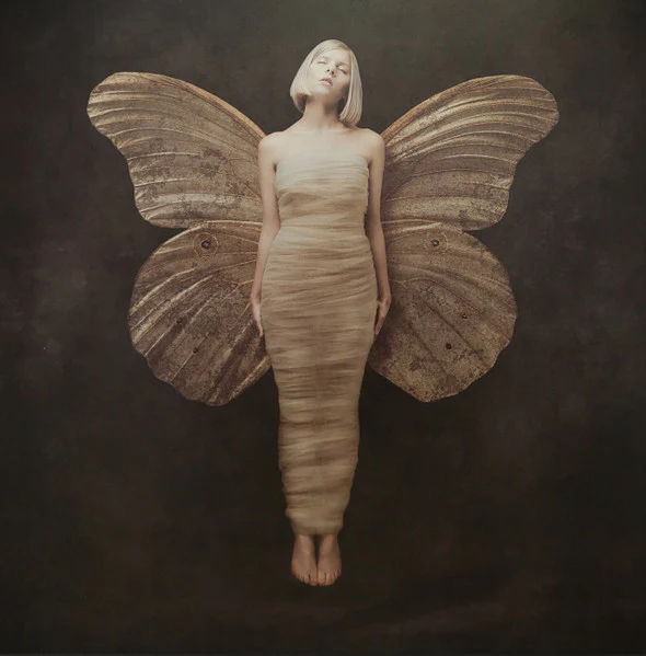 LP Aurora – All My Demons Greeting Me As A Friend